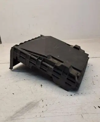 Volkswagen Golf V Fuse box cover 1K0937132F