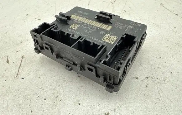 Volkswagen Golf VIII Door control unit/module 5Q0959592F