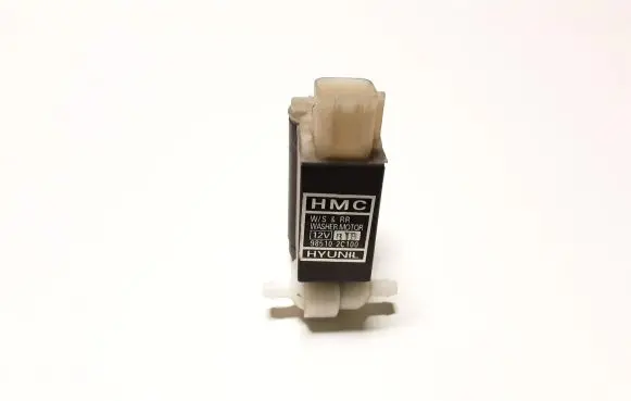 Hyundai Tucson JM Windscreen/windshield washer pump 985102C100