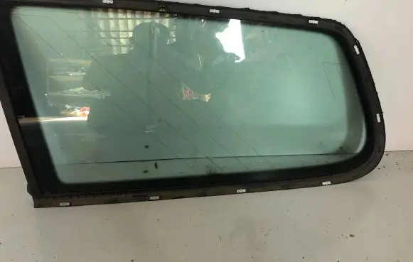 Volkswagen PASSAT B6 Rear side window 43R00021 E000190 DOT32M13AS2