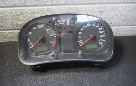 Volkswagen Golf IV Speedometer (instrument cluster) 1035100002