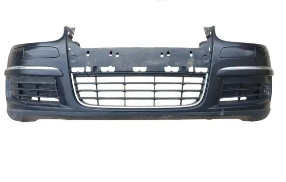 Volkswagen Jetta V Front bumper 1K0807221D 1K0805903B