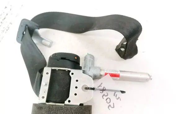 Volvo S40 Rear seatbelt 8639549