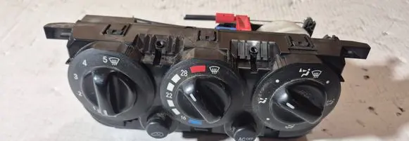 Mercedes-Benz A W168 Climate control unit 1688302285 010804