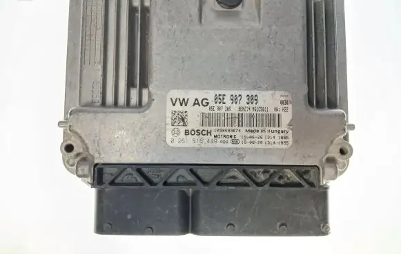Volkswagen Touran III Engine control unit/module 05E907309 0261S16449
