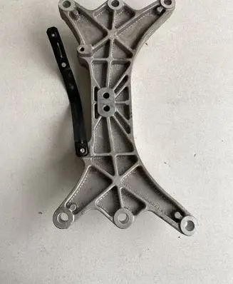 Maserati Ghibli Other engine bay part 670003953