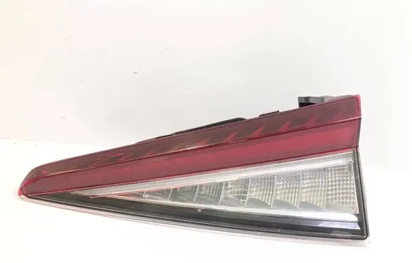 Skoda Enyaq iV Tailgate rear/tail lights E811262 E811263