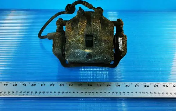 Opel Insignia A Front brake caliper 13229152