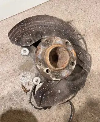 BMW X1 E84 Front wheel hub 6784866 31216784866