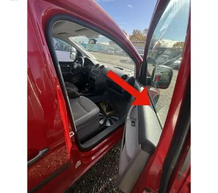 Volkswagen Caddy Rubber seal front coupe door window 