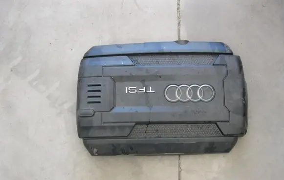 Audi TT TTS RS Mk3 8S Engine cover (trim) 06K103925P