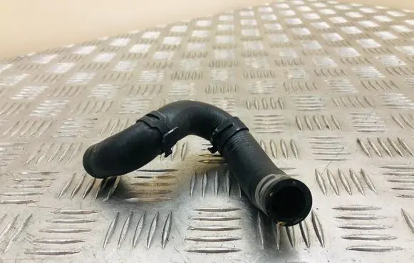 Mercedes-Benz S W221 Engine coolant pipe/hose A2218324694