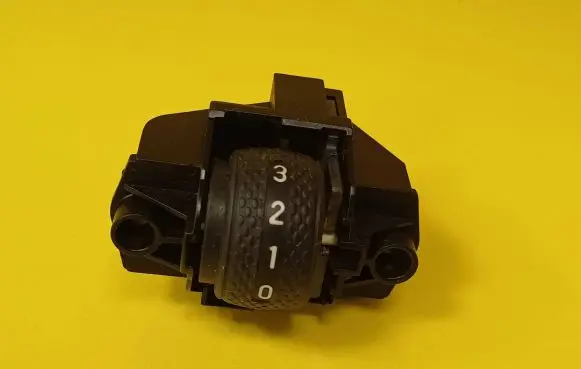 Fiat Marea Headlight level height control switch 735245022