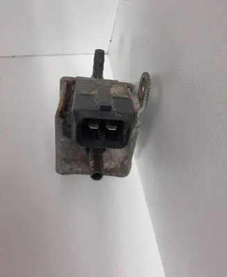 Audi A4 S4 B5 8D Turbo solenoid valve 026906283 99T323 2181000