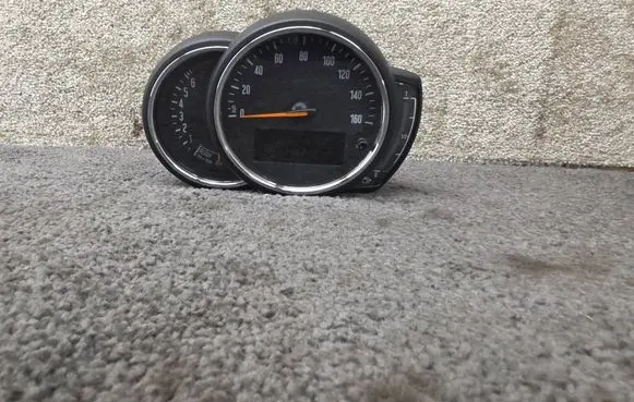 Mini One - Cooper F56 F55 Speedometer (instrument cluster) 8779677 BM0560203 9265439