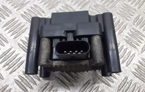 Volkswagen Golf V Spark distributor 036905715