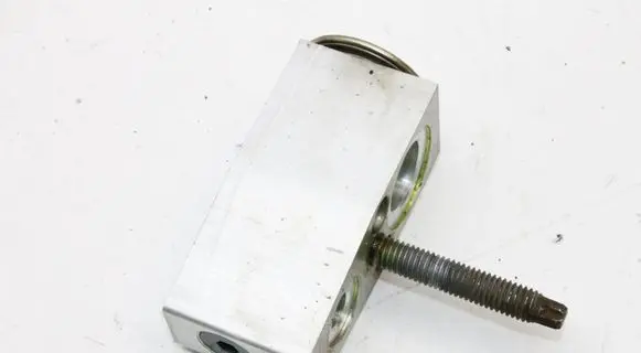 Opel Insignia B Air conditioning (A/C) expansion valve 