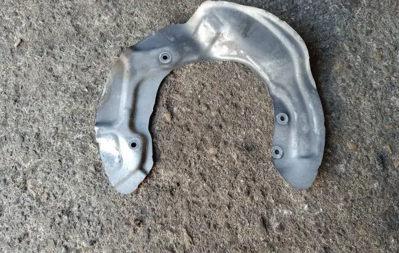 BMW 4 F36 Gran coupe Front brake disc dust cover plate 6792236