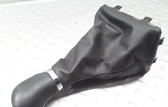 Skoda Rapid (NH) Gear lever shifter trim leather/knob 5JB064230B 5JB711113AB