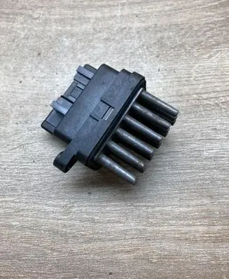 Ford Mondeo MK IV Heater blower motor/fan resistor 6G9T19E624AD F011500028