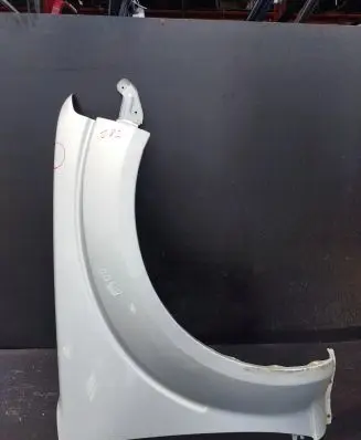 Nissan Navara Fender