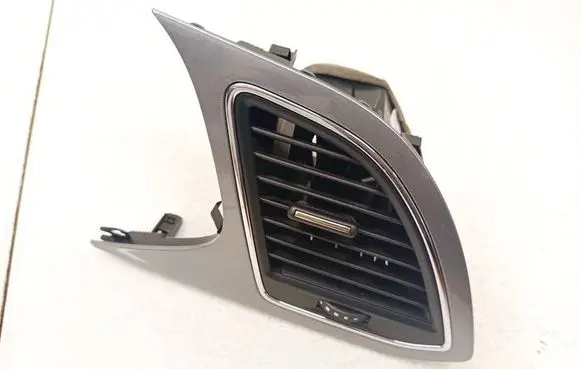 Seat Leon (5F) Dash center air vent grill 5F2820902D