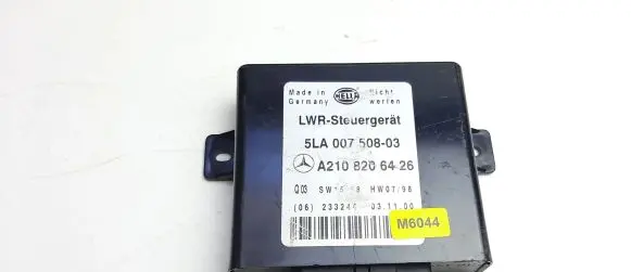 Mercedes-Benz E W210 Light module LCM A2108206426 M6044