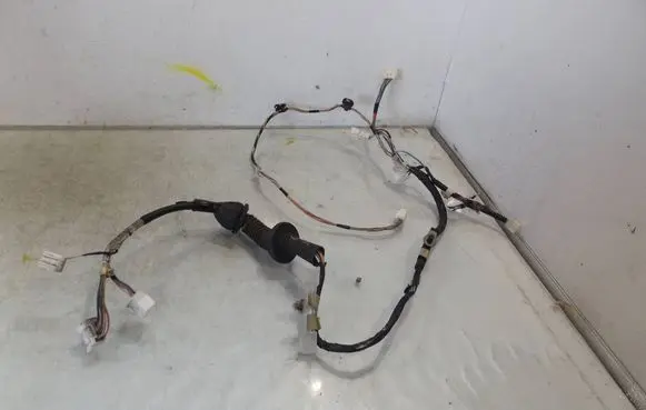 Toyota Yaris Front door wiring loom/harness boot 82151-0D390