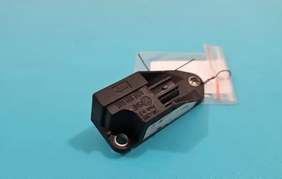 Volkswagen Golf IV Fuel cut-off switch 5WK42895 IMPRK1386771