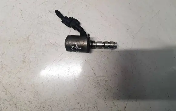 Seat Leon (5F) Camshaft vanos timing valve 04L906455