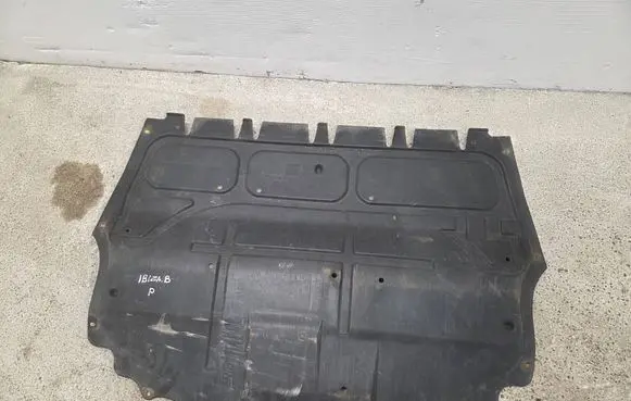 Seat Ibiza IV (6J,6P) Engine splash shield/under tray 6R0825235B