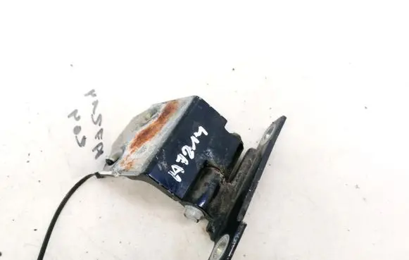 Mazda Xedos 9 Rear door lower hinge T00159251
