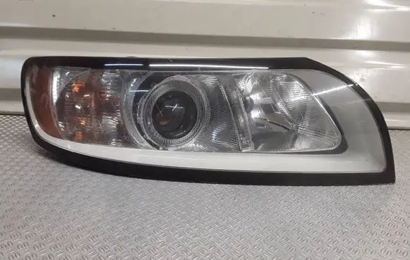 Volvo V50 Headlight/headlamp 