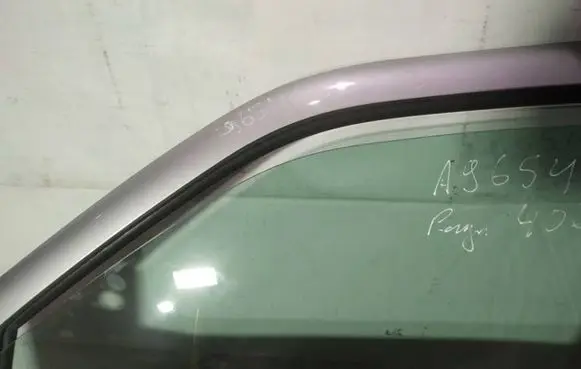Peugeot 406 Front door window glass four-door as2