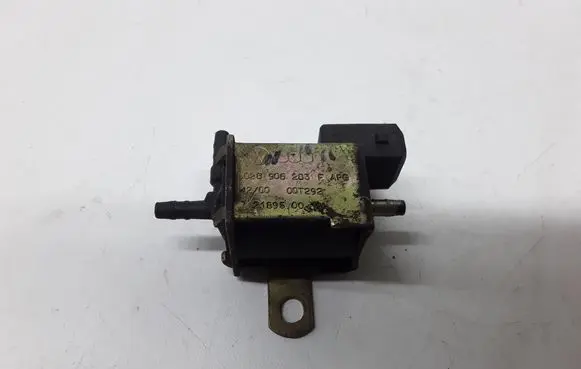 Volkswagen Golf III Turbo solenoid valve 028906283F