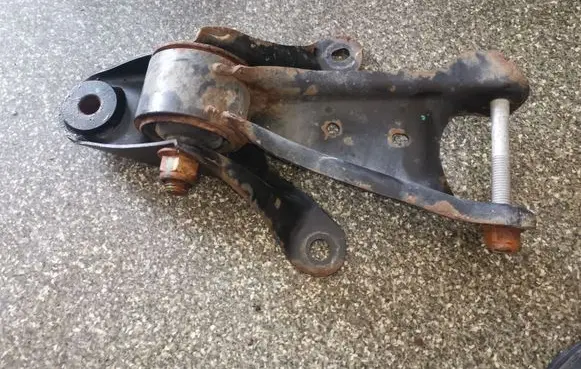 Ford Mustang V Engine mount bracket BR335K671AA