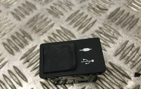 Lexus GS 250 350 300H 450H USB socket connector 8619030030