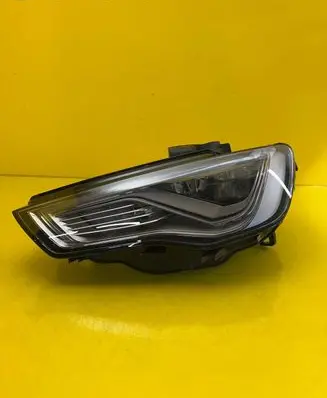 Audi A3 S3 8V Headlight/headlamp 8V0941033