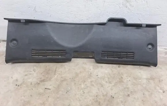 Trunk/boot sill cover protection