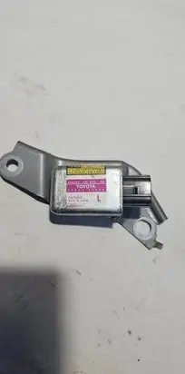 Lexus RX 300 Airbag deployment crash/impact sensor 1879001740 8983448020