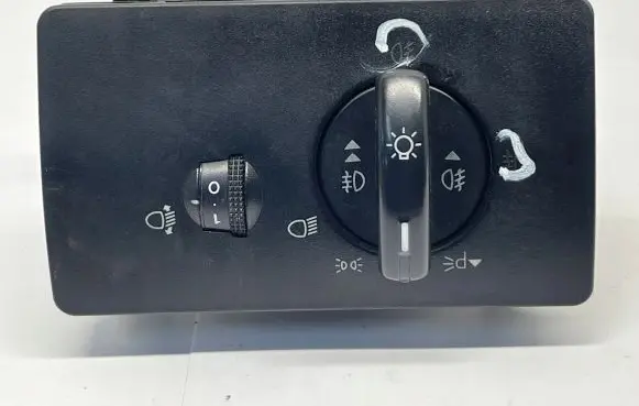 Ford Mondeo Mk III Light switch 1S7T13A024BB