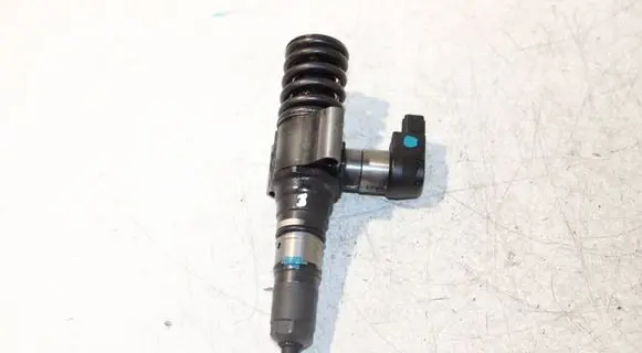 Audi A4 S4 B7 8E 8H Fuel injector 03G130073T