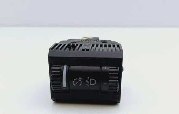 Volkswagen Polo IV 9N3 Headlight level height control switch 6Q0941333C