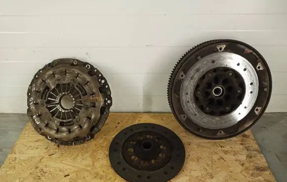 BMW 3 E90 E91 Clutch set kit 7577479 21207567829 21207637279
