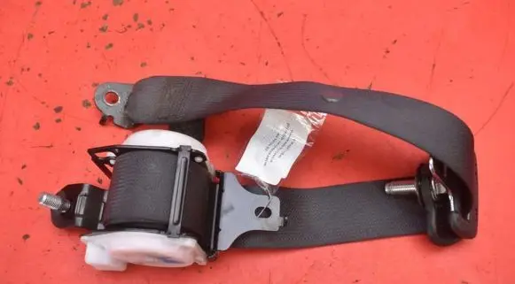 Honda Civic Front seatbelt 305730510-AA