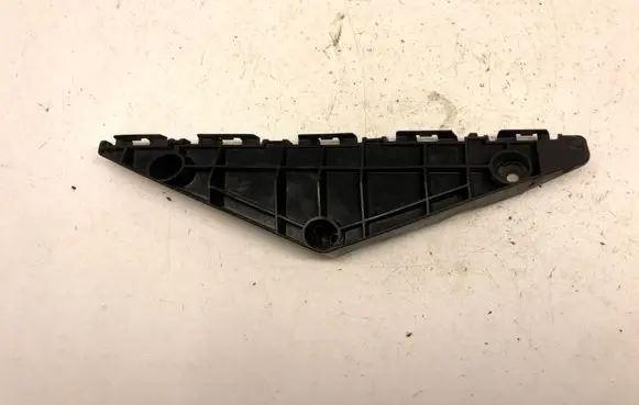 Toyota Avensis T270 Front bumper mounting bracket 5253505040