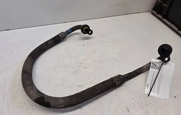 Volvo V70 Air conditioning (A/C) pipe/hose 08687574