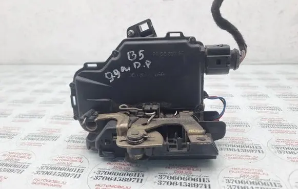 Volkswagen PASSAT B5 Front door lock 3B1837016A