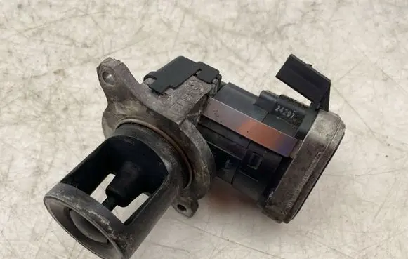 Mercedes-Benz E W211 EGR valve 109315