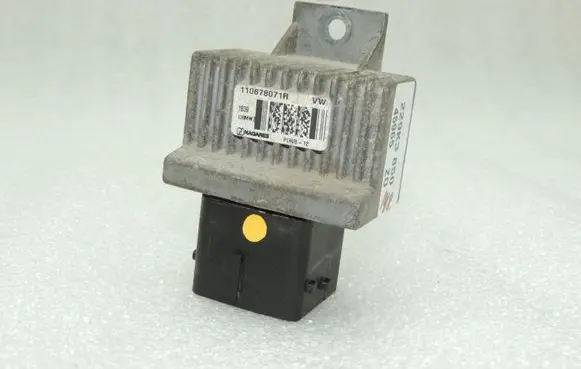 Renault Captur Glow plug pre-heat relay 95516185 110678071R